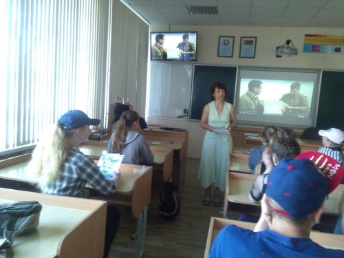 День 17. В рамках Дня всенародной памяти жертв Великой Отечественной войны  - видео лекторий  с обсуждением «У войны не женское лицо»