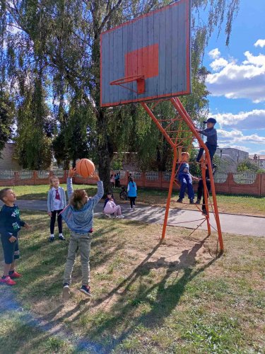 Группа продленного дня на прогулке